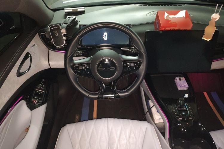 Used BYD Seal 2022 550 km Standard Range Rear-Wheel Drive Prestige Version Steering Wheel