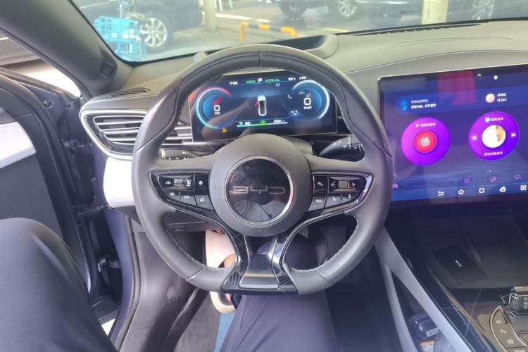 Used BYD Seal 2022 700 km Long-Range Rear-Wheel-Drive Version Steering Wheel