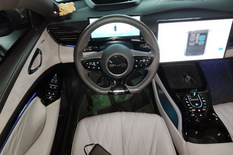 Used BYD Seal 2022 700 km Long-Range Rear-Wheel-Drive Version Steering Wheel