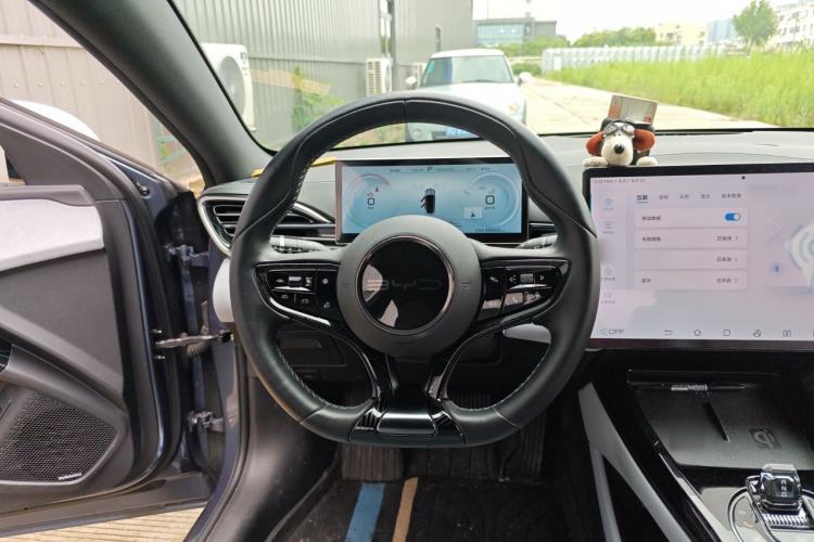 Used BYD Seal 2022 550 km Standard Range Rear-Wheel Drive Prestige Version Steering Wheel