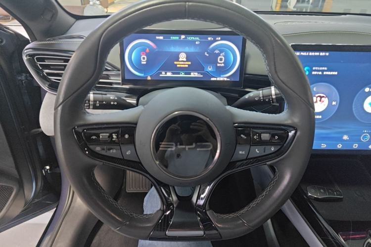 Used BYD Seal 2022 700 km Long-Range Rear-Wheel-Drive Version Steering Wheel
