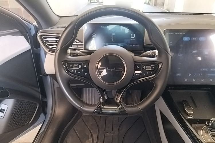 Used BYD Seal 2022 550 km Standard Range Rear-Wheel Drive Prestige Version Steering Wheel