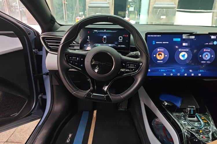 Used BYD Seal 2022 650 km All-Wheel-Drive Performance Version Steering Wheel