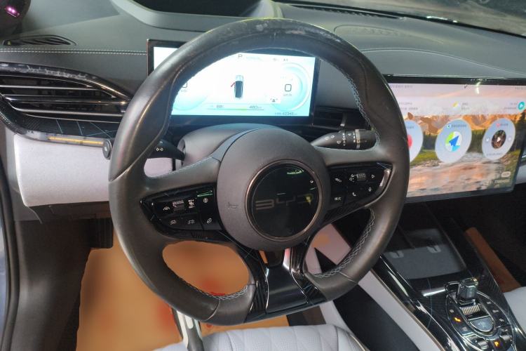 Used BYD Seal 2022 700 km Long-Range Rear-Wheel-Drive Version Steering Wheel