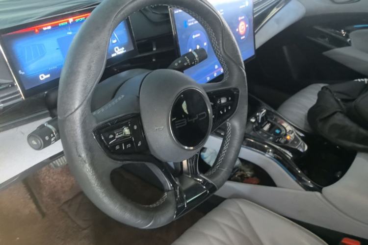 Used BYD Seal 2022 700 km Long-Range Rear-Wheel-Drive Version Steering Wheel
