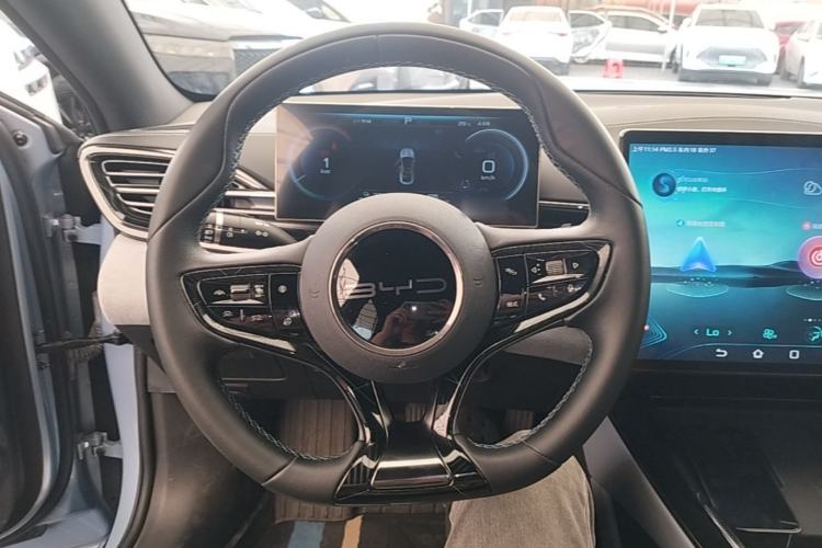 Used BYD Seal 2022 550 km Standard Range Rear-Wheel Drive Prestige Version Steering Wheel