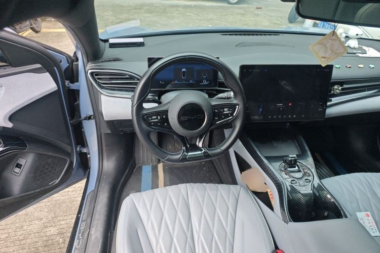 Used BYD Seal 2022 550 km Standard Range Rear-Wheel Drive Prestige Version Steering Wheel