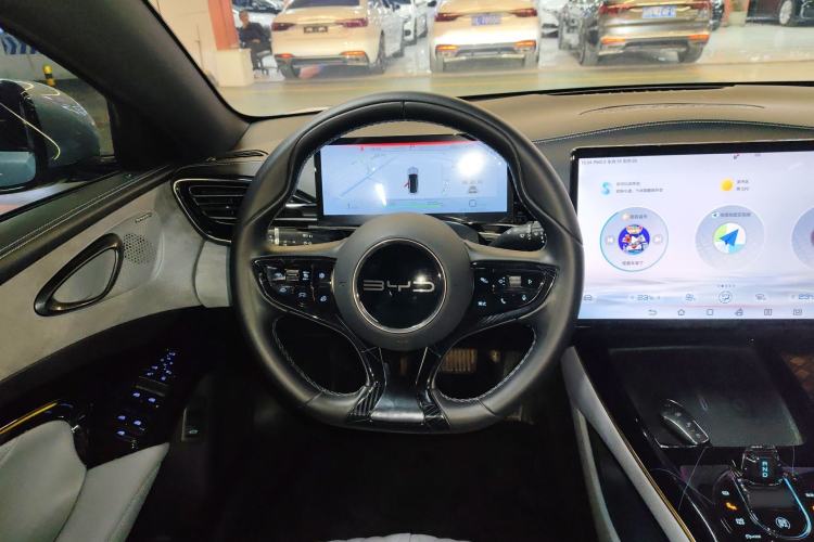 Used BYD Seal 2022 550 km Standard Range Rear-Wheel Drive Prestige Version Steering Wheel