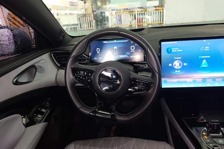 Used BYD Seal 2022 700 km Long-Range Rear-Wheel-Drive Version Steering Wheel