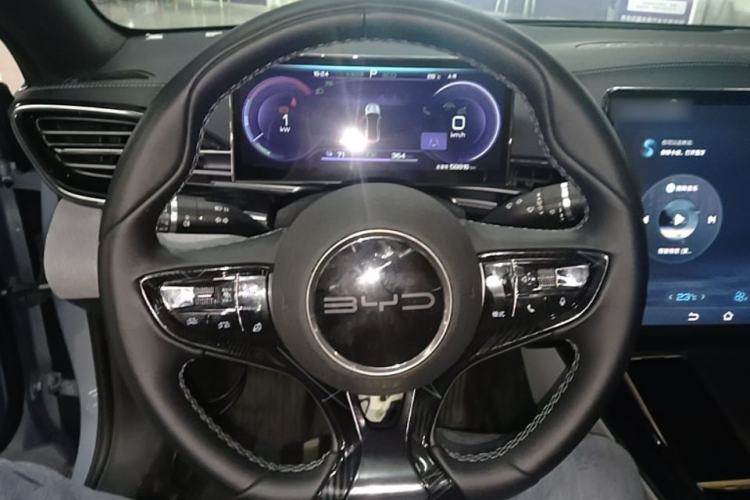 Used BYD Seal 2022 550 km Standard Range Rear-Wheel Drive Prestige Version Steering Wheel
