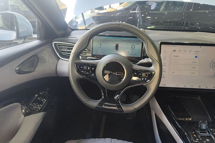 Used BYD Seal 2022 700 km Long-Range Rear-Wheel-Drive Version Steering Wheel