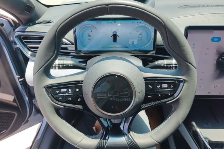 Used BYD Seal 2022 650 km All-Wheel-Drive Performance Version Steering Wheel