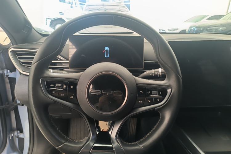 Used BYD Seal 2022 700 km Long-Range Rear-Wheel-Drive Version Steering Wheel
