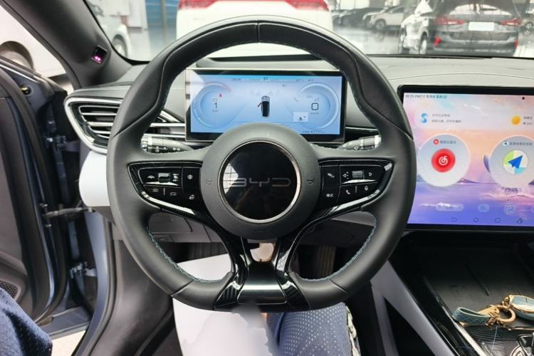 Used BYD Seal 2022 700 km Long-Range Rear-Wheel-Drive Version Steering Wheel