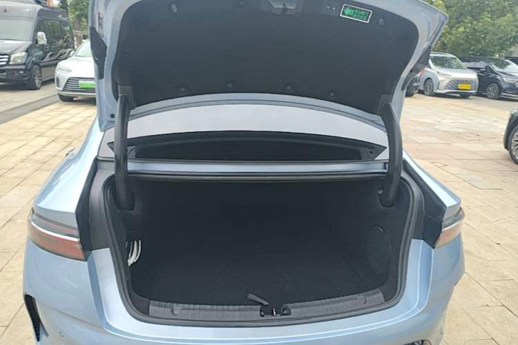 Used BYD Seal 2022 700 km Long-Range Rear-Wheel-Drive Version Trunk