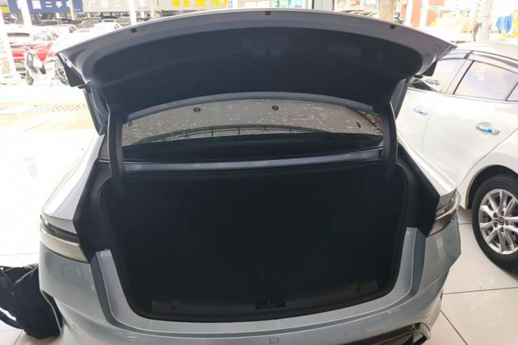 Used BYD Seal 2022 550 km Standard Range Rear-Wheel Drive Prestige Version Trunk