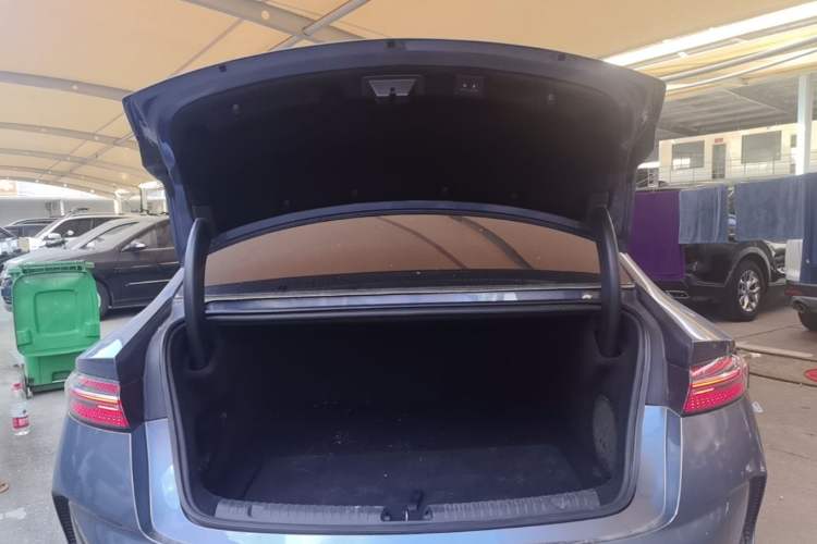 Used BYD Seal 2022 700 km Long-Range Rear-Wheel-Drive Version Trunk