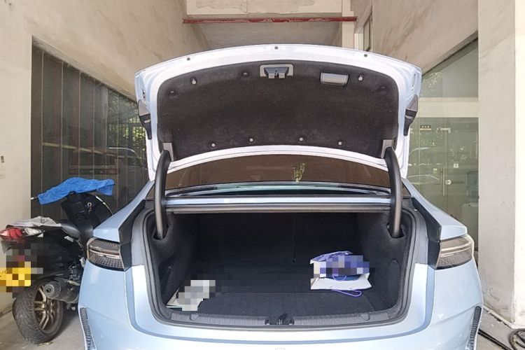 Used BYD Seal 2022 550 km Standard Range Rear-Wheel Drive Prestige Version Trunk