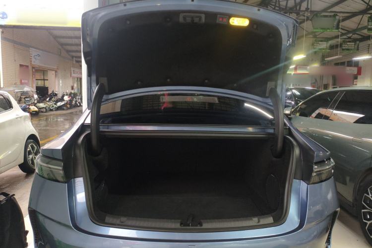 Used BYD Seal 2022 700 km Long-Range Rear-Wheel-Drive Version Trunk