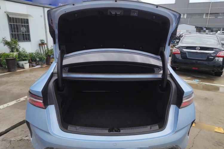Used BYD Seal 2022 700 km Long-Range Rear-Wheel-Drive Version Trunk
