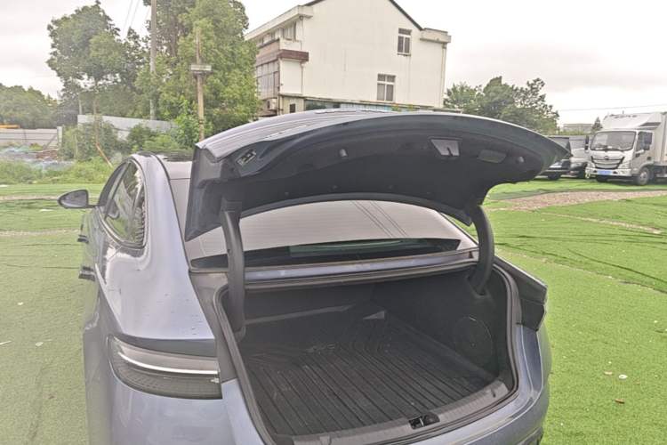 Used BYD Seal 2022 550 km Standard Range Rear-Wheel Drive Elite Version Trunk
