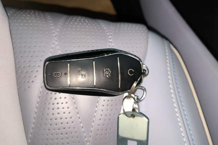 Used BYD Seal 2022 650 km All-Wheel-Drive Performance Version Vehicle Key