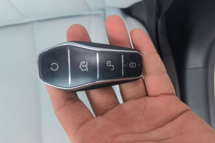 Used BYD Seal 2022 700 km Long-Range Rear-Wheel-Drive Version Vehicle Key