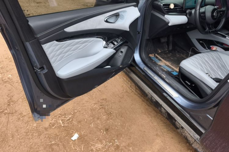 Used BYD Seal 2022 550 km Standard Range Rear-Wheel Drive Prestige Version Driver Seat