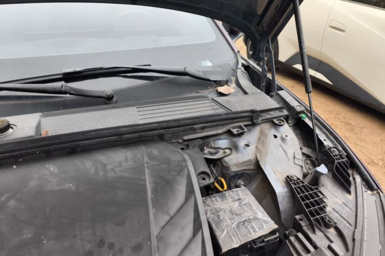 Used BYD Seal 2022 550 km Standard Range Rear-Wheel Drive Prestige Version Engine Bay Left