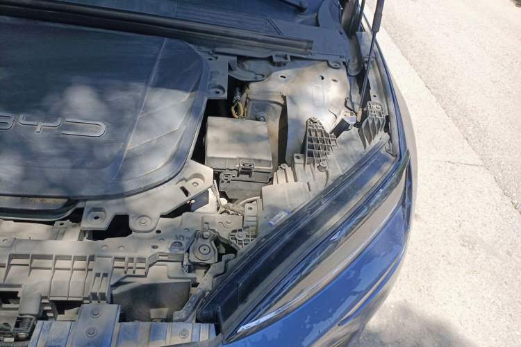 Used BYD Seal 2022 550 km Standard Range Rear-Wheel Drive Prestige Version Engine Bay Left