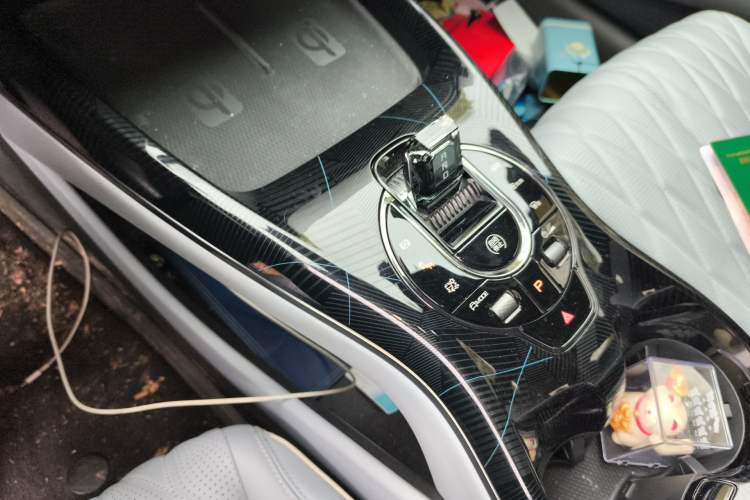 Used BYD Seal 2022 550 km Standard Range Rear-Wheel Drive Prestige Version Gear Lever