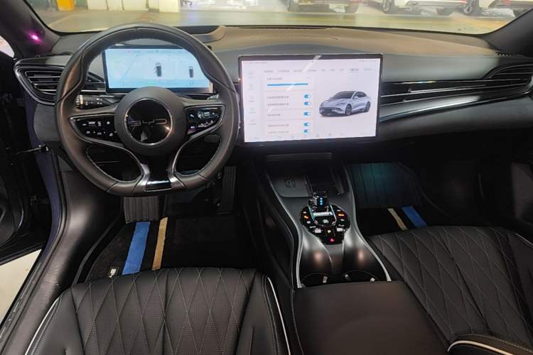 Used BYD Seal 2022 700 km Long-Range Rear-Wheel-Drive Version Audio And AC Panel