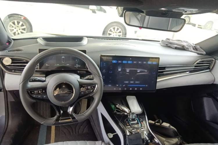 Used BYD Seal 2022 650 km All-Wheel-Drive Performance Version Center Console