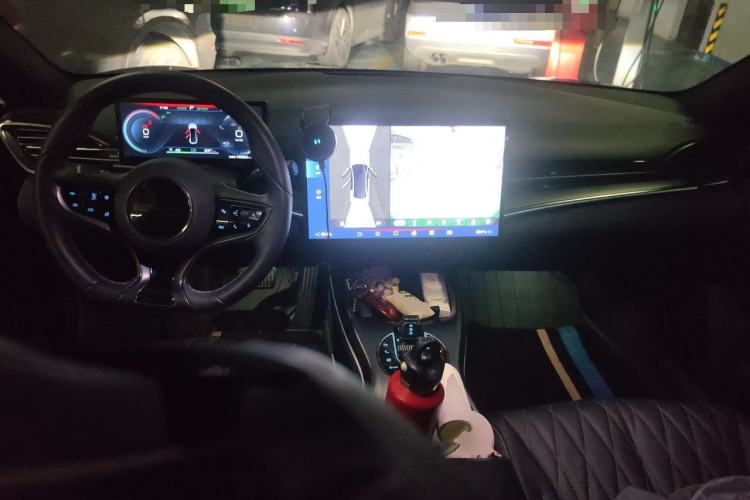 Used BYD Seal 2022 550 km Standard Range Rear-Wheel Drive Prestige Version Center Console