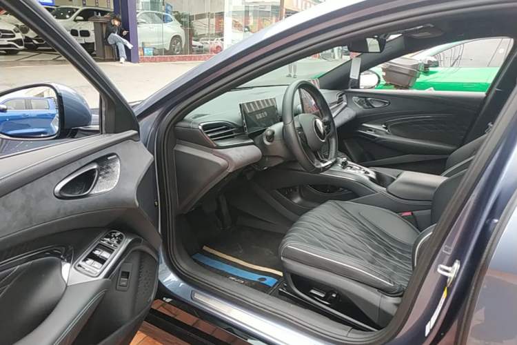 Used BYD Seal 2022 550 km Standard Range Rear-Wheel Drive Prestige Version Driver Seat
