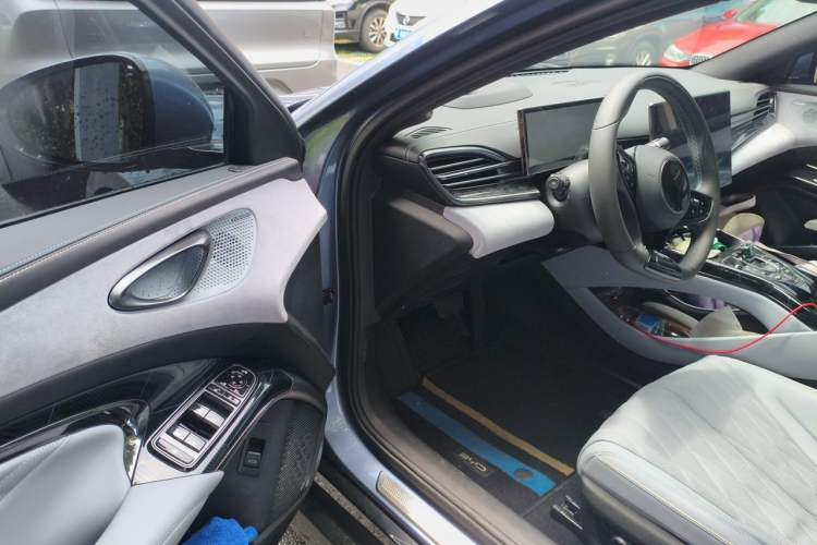 Used BYD Seal 2022 700 km Long-Range Rear-Wheel-Drive Version Driver Seat