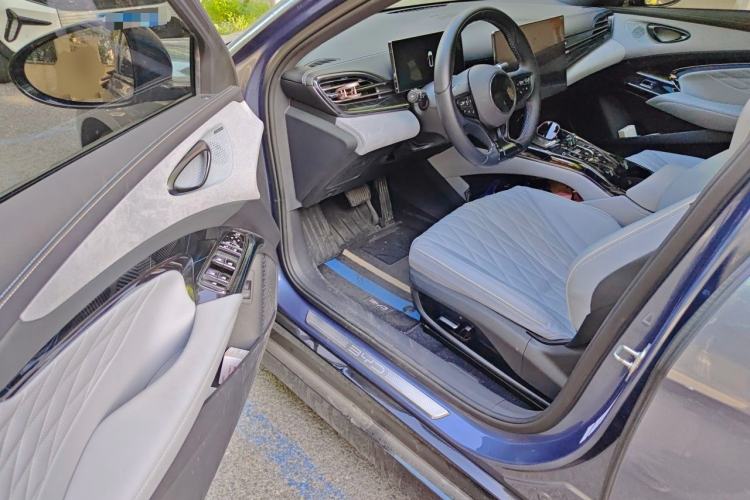 Used BYD Seal 2022 550 km Standard Range Rear-Wheel Drive Prestige Version Driver Seat