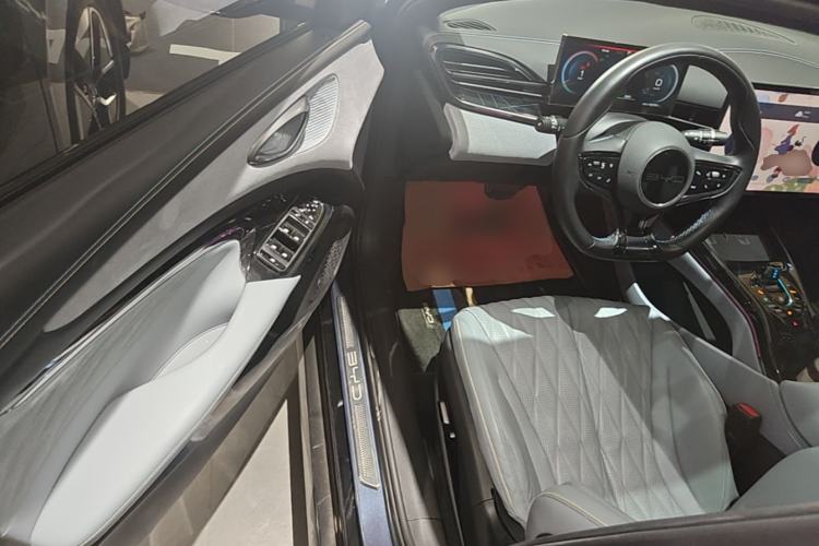 Used BYD Seal 2022 550 km Standard Range Rear-Wheel Drive Prestige Version Driver Seat
