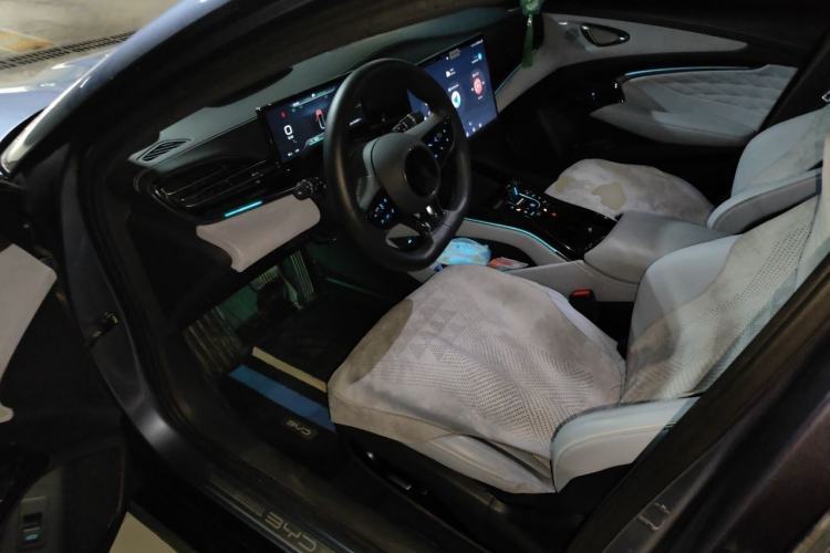 Used BYD Seal 2022 650 km All-Wheel-Drive Performance Version Driver Seat