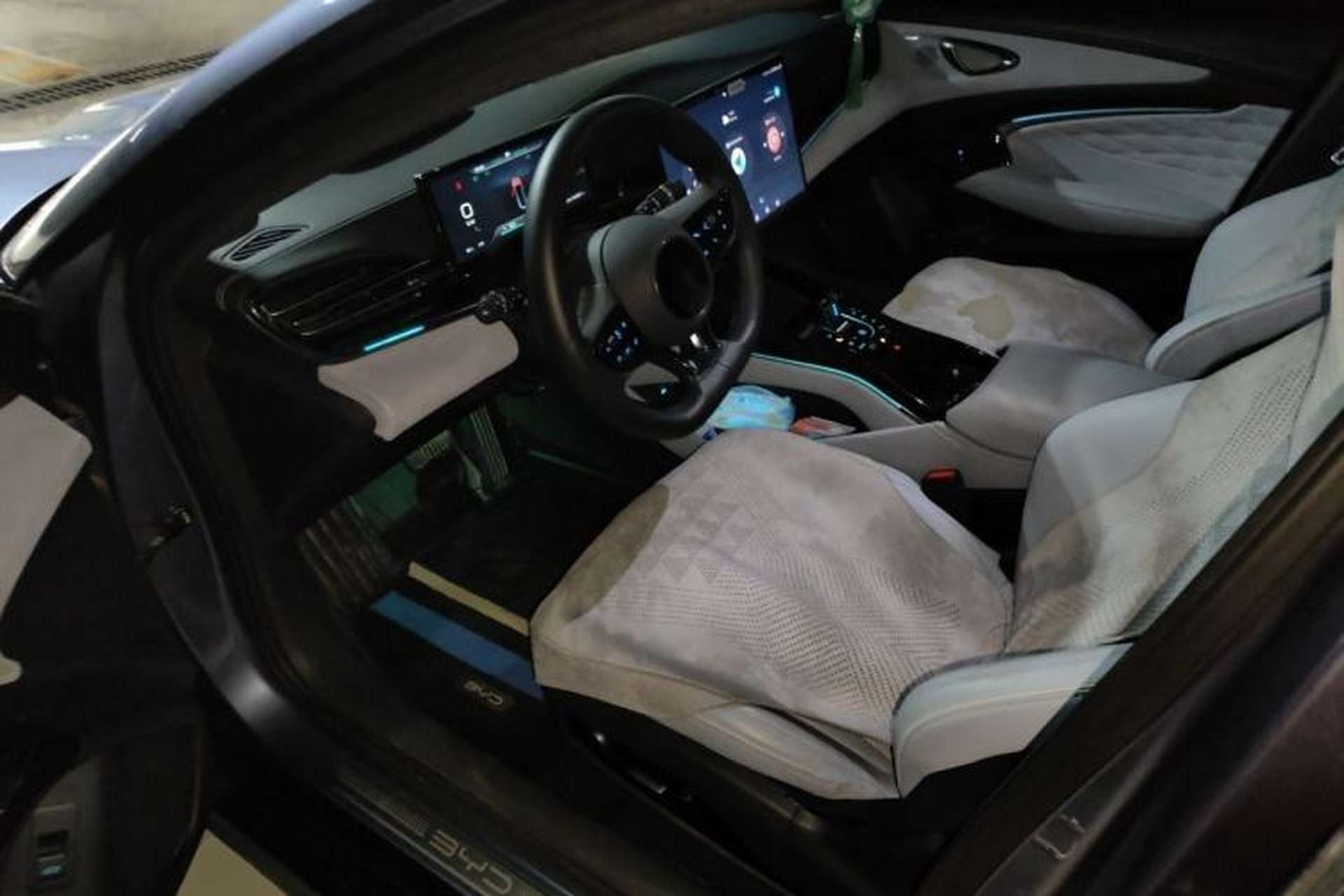 Used BYD Seal 2022 650 km All-Wheel-Drive Performance Version Driver Seat