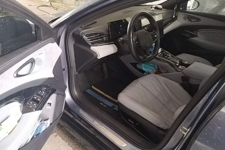 Used BYD Seal 2022 550 km Standard Range Rear-Wheel Drive Prestige Version Driver Seat