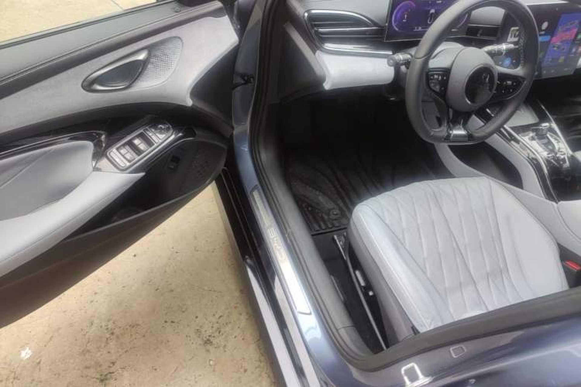 Used BYD Seal 2022 550 km Standard Range Rear-Wheel Drive Elite Version Driver Seat