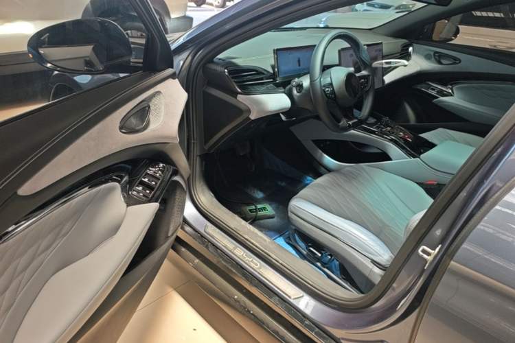 Used BYD Seal 2022 550 km Standard Range Rear-Wheel Drive Prestige Version Driver Seat