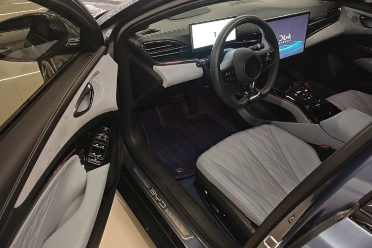 Used BYD Seal 2022 700 km Long-Range Rear-Wheel-Drive Version Driver Seat
