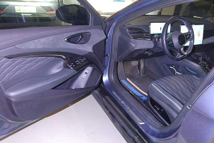 Used BYD Seal 2022 550 km Standard Range Rear-Wheel Drive Prestige Version Driver Seat