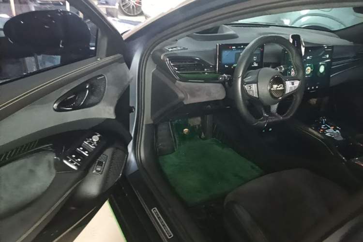 Used BYD Seal 2022 650 km All-Wheel-Drive Performance Version Driver Seat