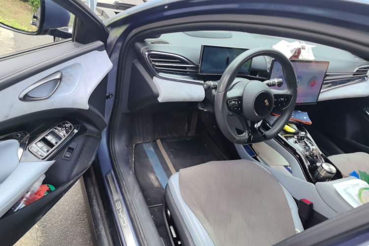 Used BYD Seal 2022 650 km All-Wheel-Drive Performance Version Driver Seat