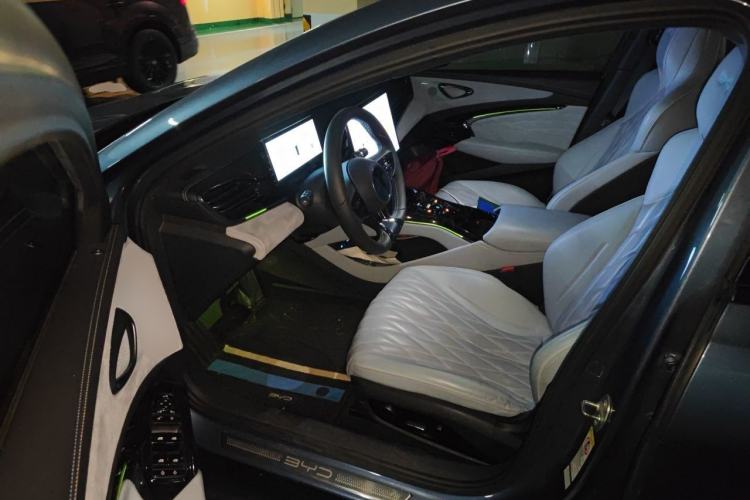 Used BYD Seal 2022 650 km All-Wheel-Drive Performance Version Driver Seat