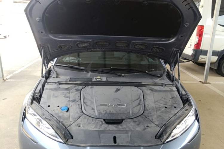 Used BYD Seal 2022 650 km All-Wheel-Drive Performance Version Engine Bay