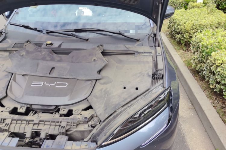 Used BYD Seal 2022 650 km All-Wheel-Drive Performance Version Engine Bay Left